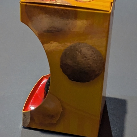 Tim Horton's Collectable Timbit Snowman 2011 Canada Ornament - Picture 4 of 5